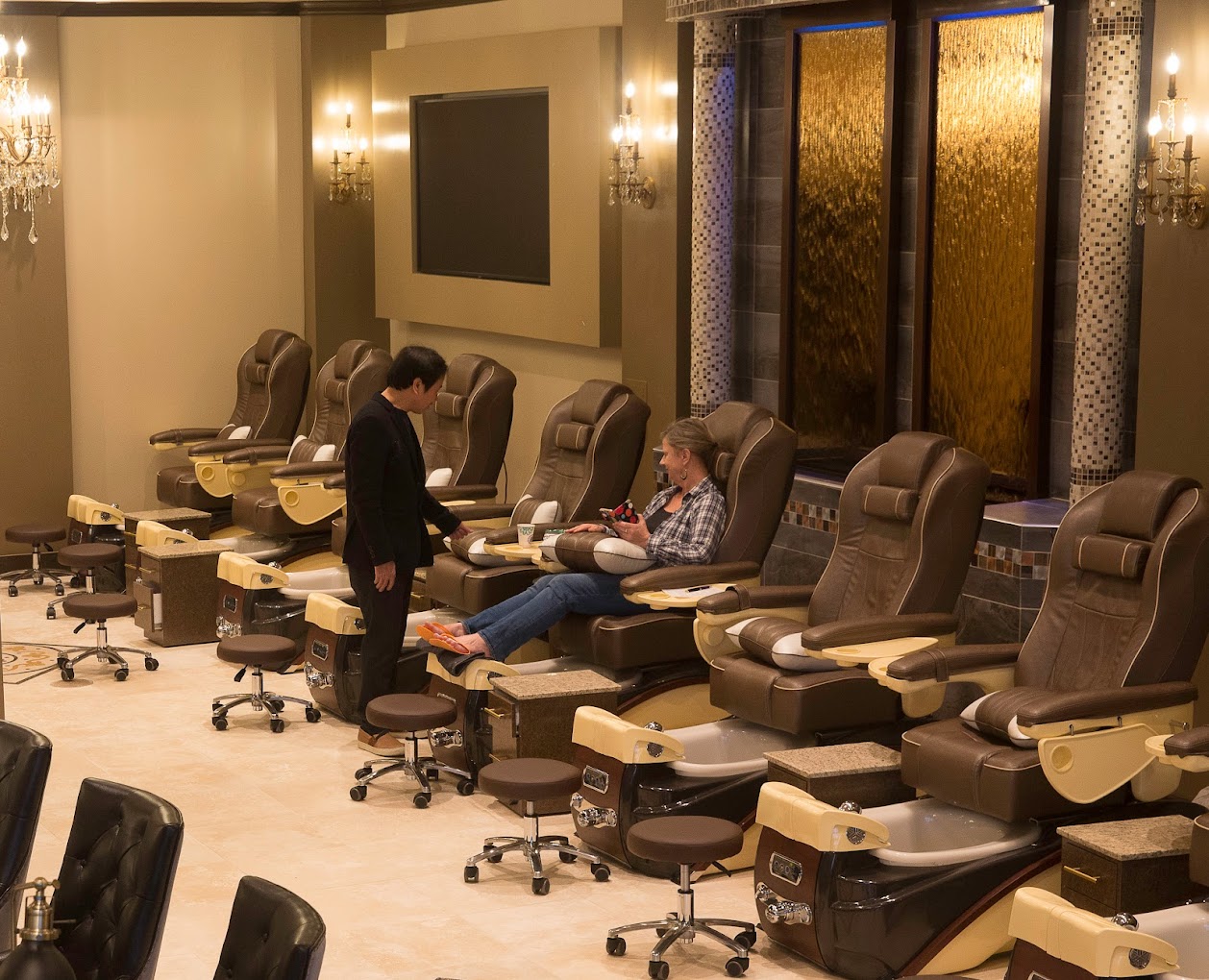 Castle Nail Bar-1887